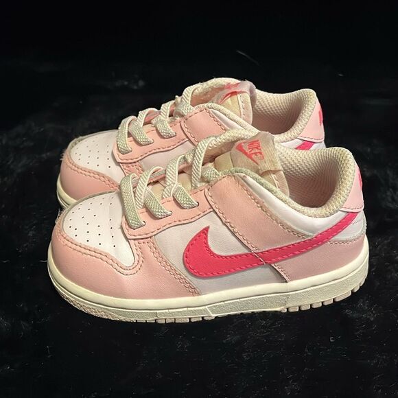 Girls' Kids' Nike Dunk Low Triple Pink - Picture 3 of 9